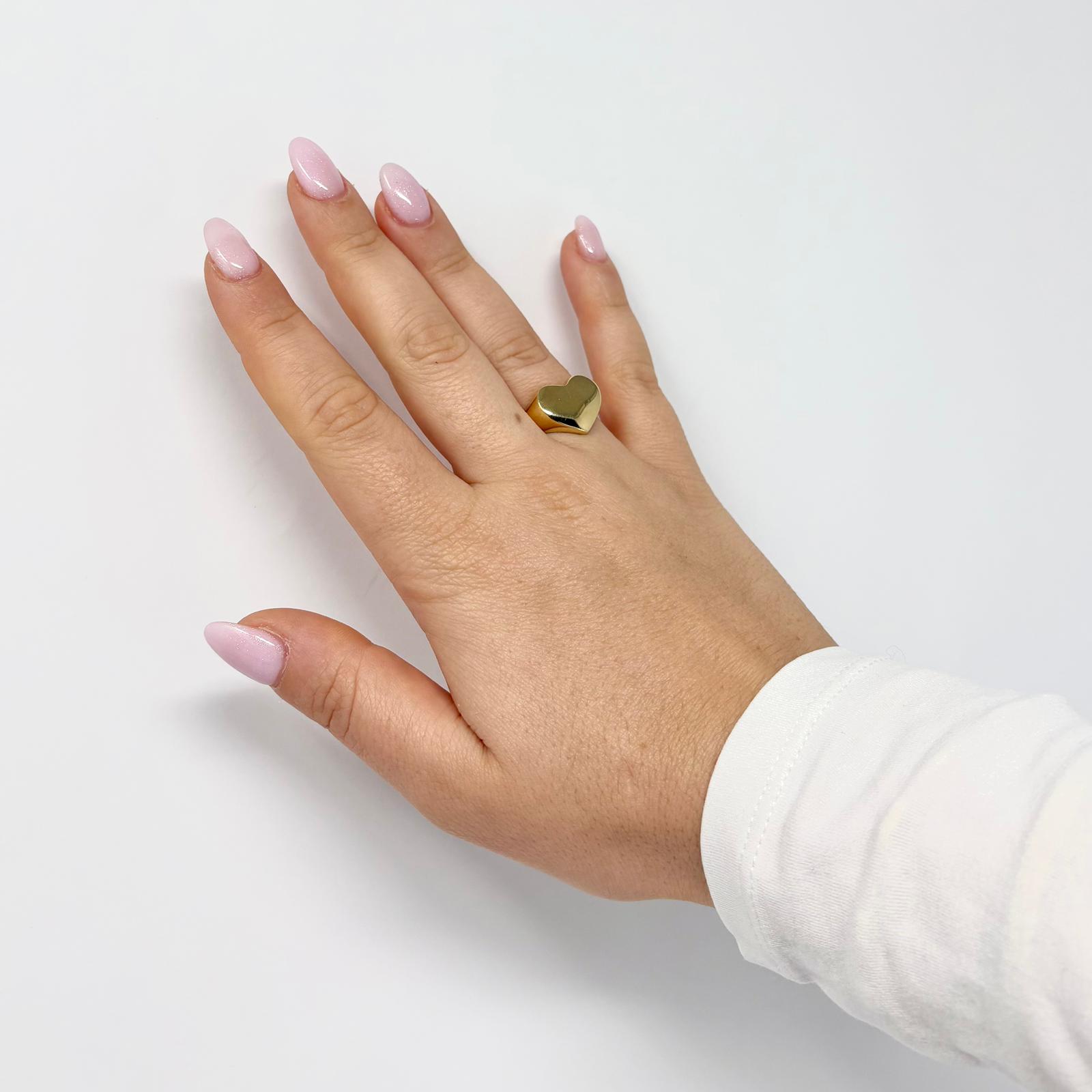 Queen ring
